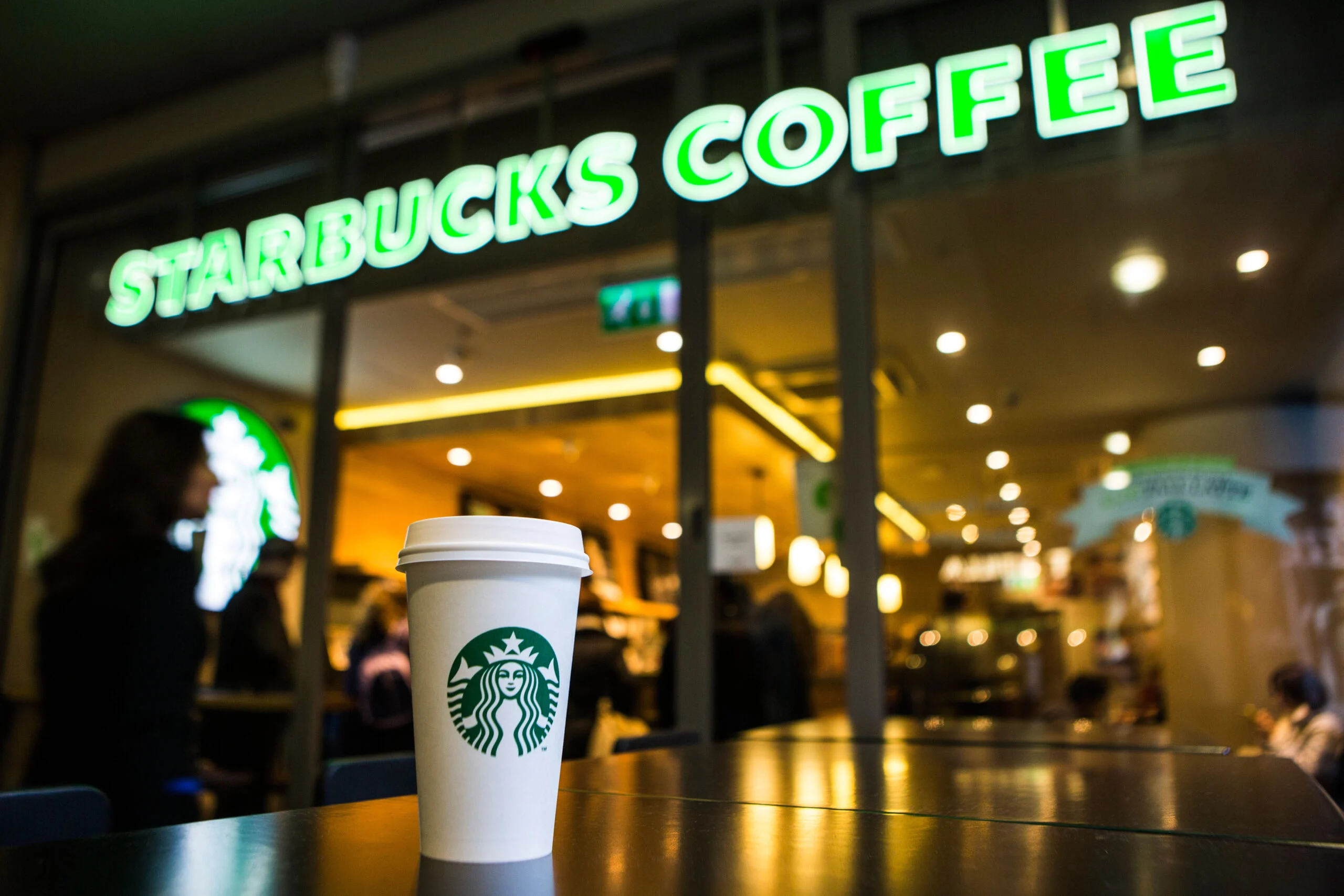 Türkiye'de geliri düşen Starbucks, ürünlerine zam yaptı!