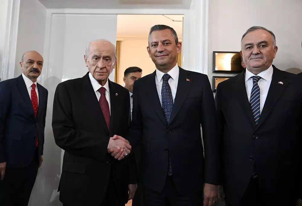 CHP Genel Başkanı Özgür Özel, MHP Genel Başkanı Devlet Bahçeli görüşmesi başladı!