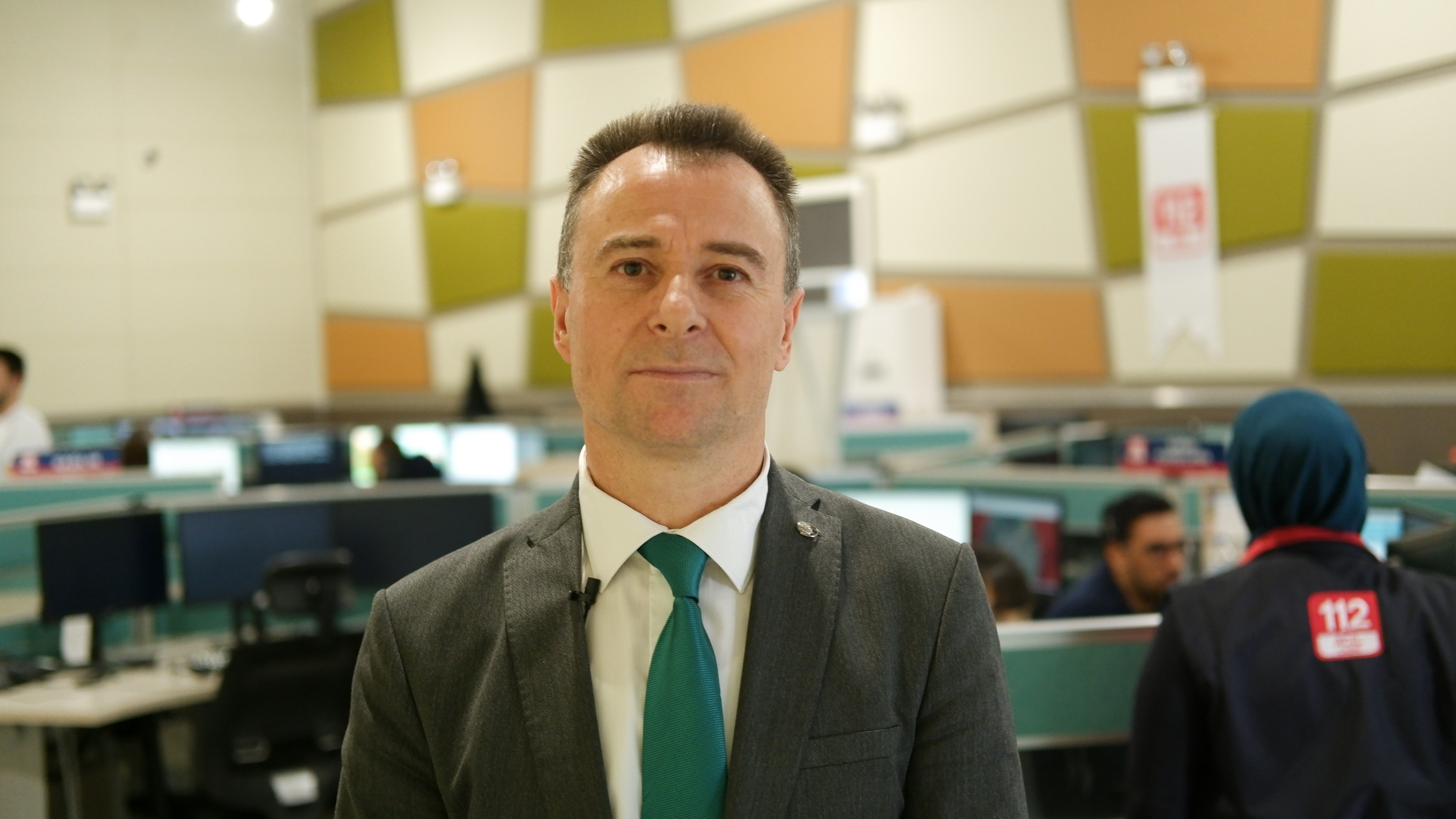 112 Acil Çağrı Merkezi'ni sorumsuzca meşgül etti! İtfaiyeyi arayan şahıs 'Aşk acısı çekiyorum içim yanıyor' diyerek ihbarda bulundu!