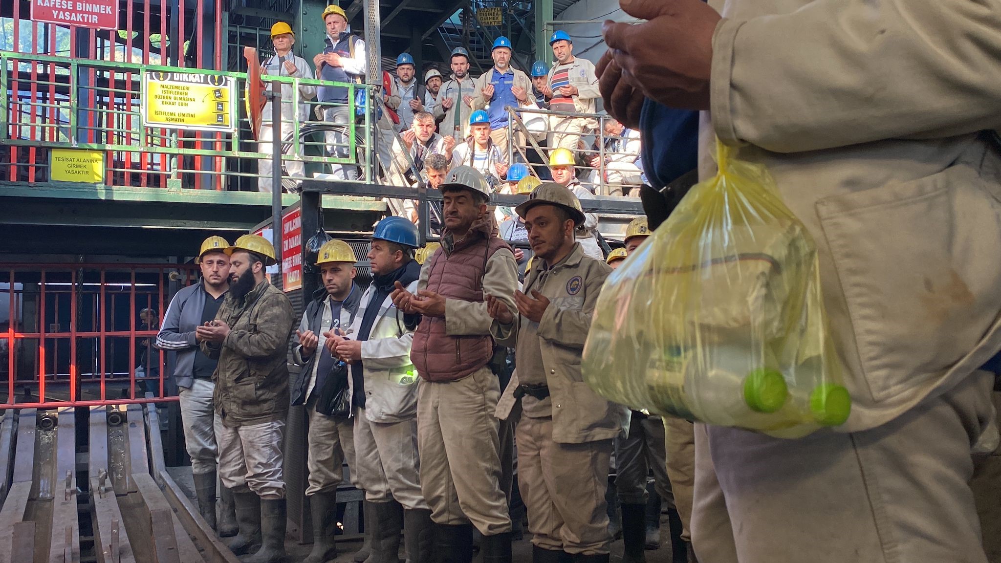 Zonguldak'ta Maden işçileri Soma faciasında kaybettikleri arkadaşlarını unutmadı