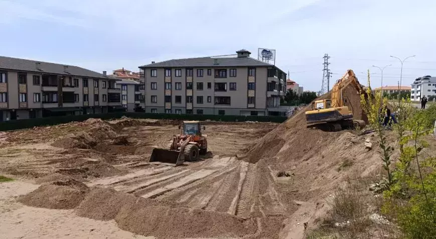 Sakarya’da kan donduran olay! Temel kazısı sırasında kadın cesedi bulundu!