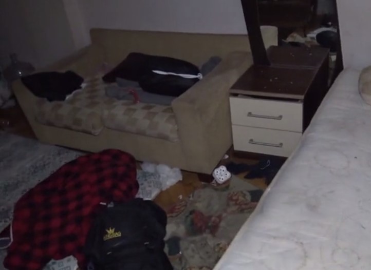 Polisin operasyon yaptığı evde, içler acısı görüntü!