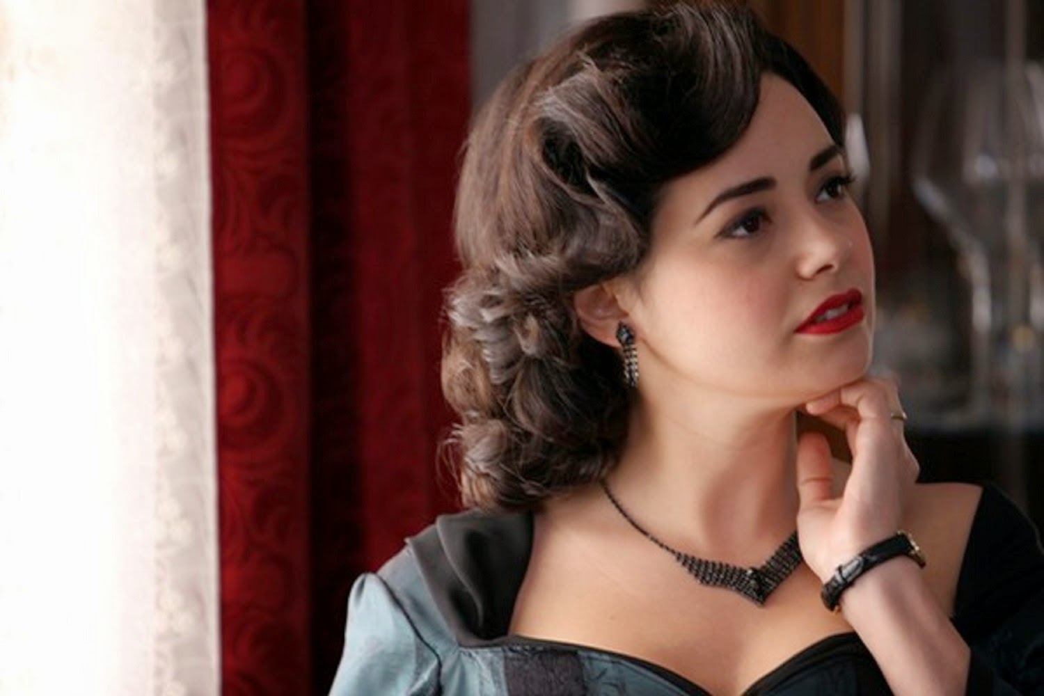 Kendi yöntemiyle bir haftada 5 kilo verdi! Özgü Namal bakın nasıl zayıfladı!