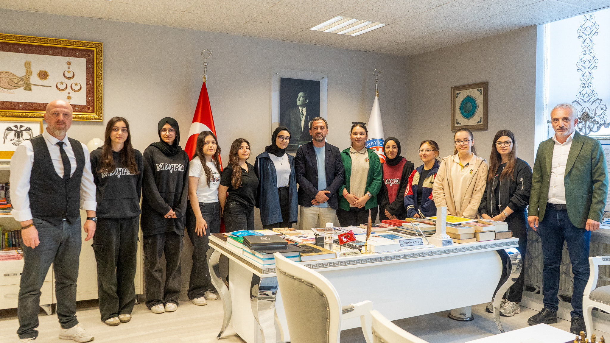 Melek Aknil Çok Programlı Anadolu Lisesi'nden AHİSİAD'a ziyaret