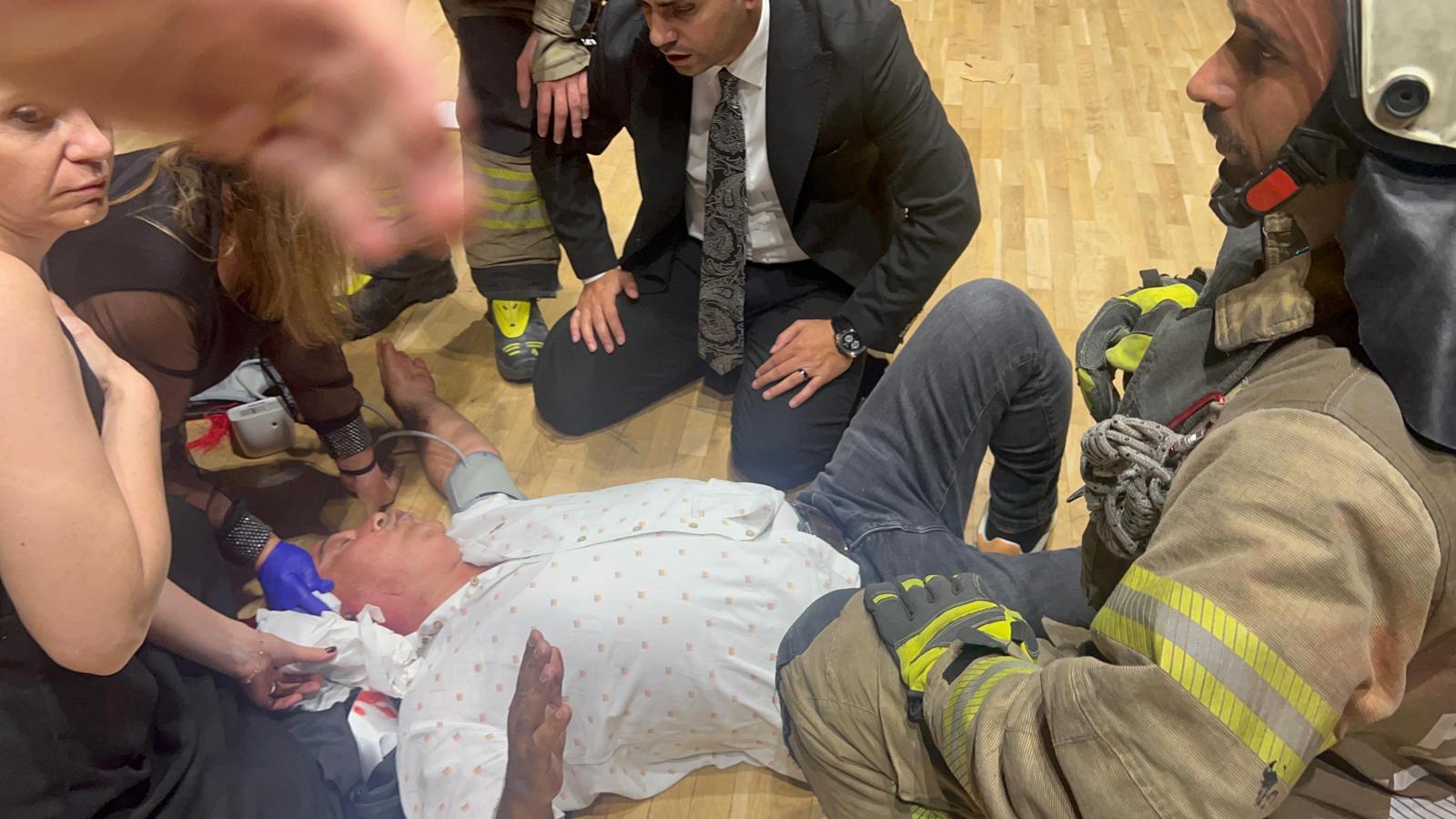 Şişli’de korkunç olay! Mezuniyet kutlaması sırasında dev ekranın altında kaldılar!