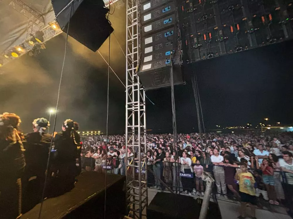 Merve Özbey'den skandal hareket: Konser alanındaki binlerce kişiyi bırakıp, şehri terk etti