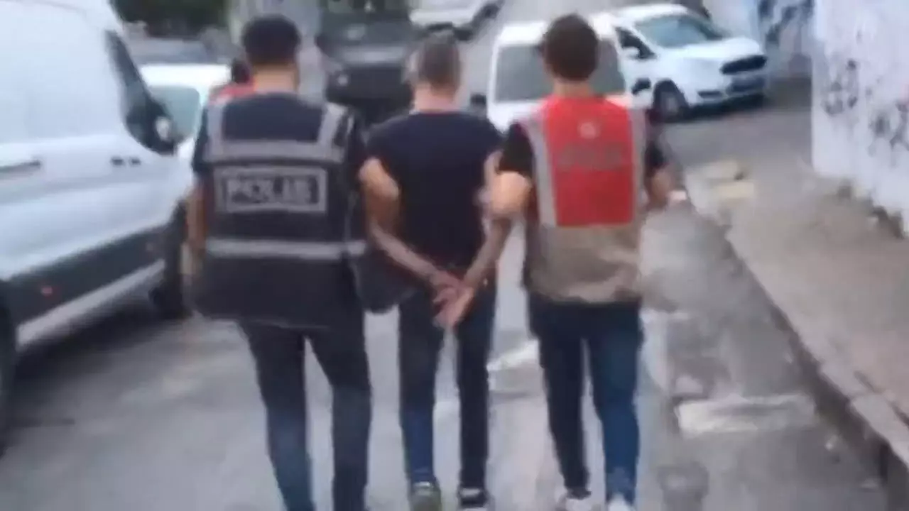 İstanbul'da hareketli dakikalar: 2 ilde DHKP-C operasyonuyla çok sayıda kişi gözaltına alındı!