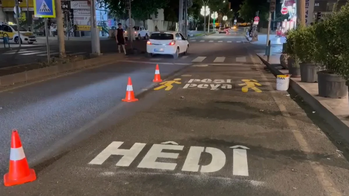 DEM Partili Diyarbakır Büyükşehir belediyesi yollara kürtçe trafik uyarıları yazdı!