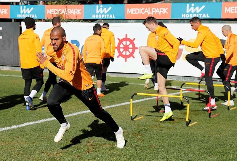 Galatasaray'ın Young Boys maçı kamp kadrosu belli oldu: Barış Alper gıda zehirlenmesi sonucu kadro dışı!