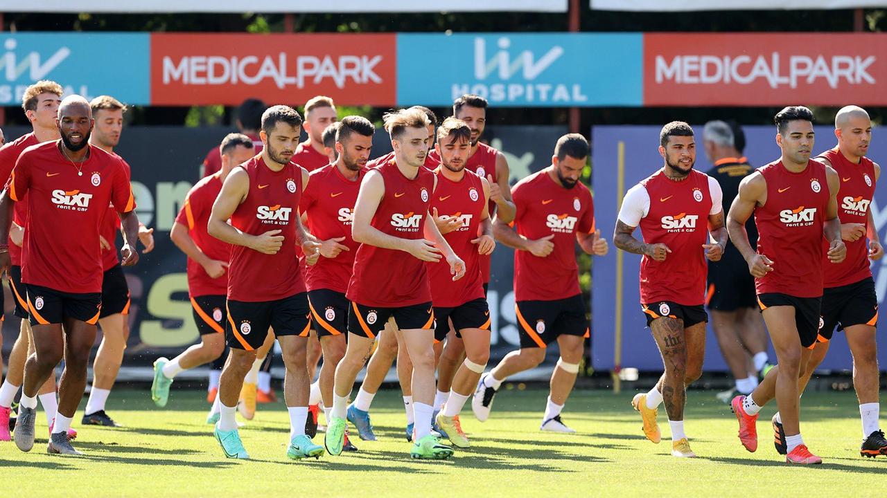 Galatasaray'ın Young Boys maçı kamp kadrosu belli oldu: Barış Alper gıda zehirlenmesi sonucu kadro dışı!