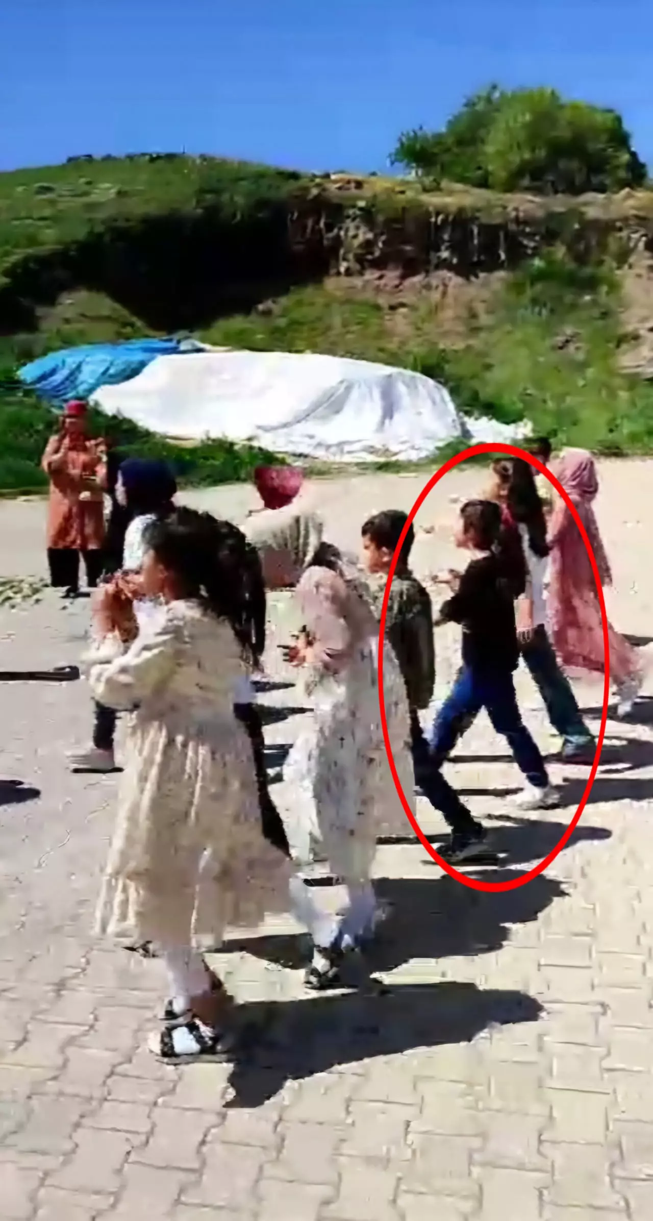 Annesinin feryadı yürekleri dağladı: Narin'den 2 gündür haber yok!