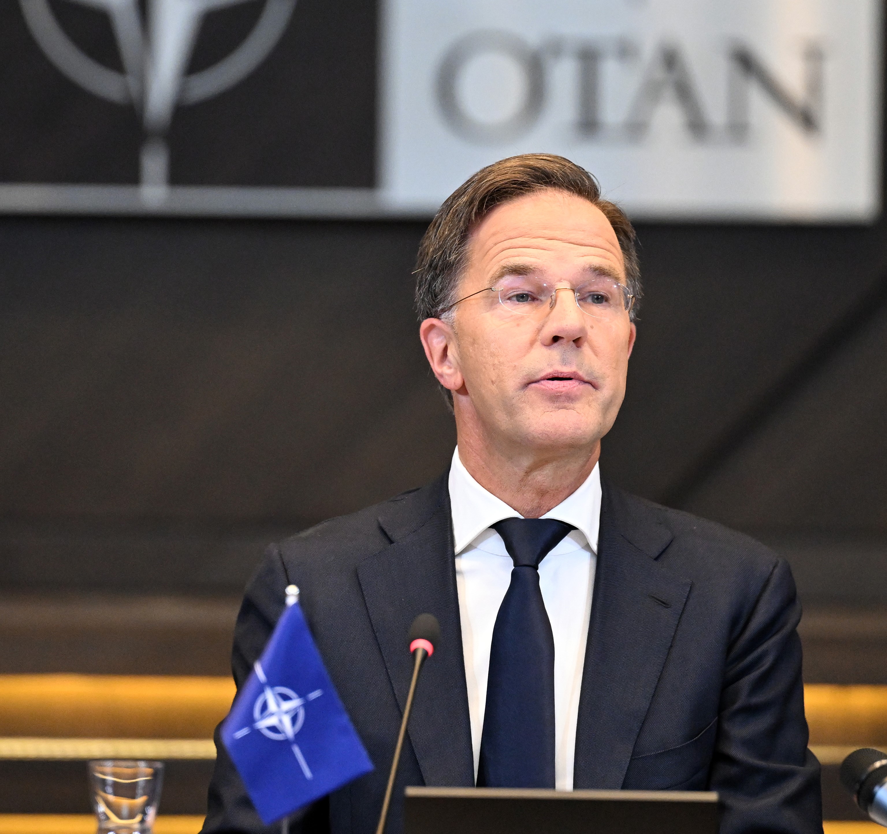 Mark Rutte, NATO Genel Sekreterliği koltuğuna resmen oturdu