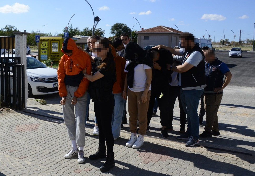 Kırklareli'de uyuşturucu operasyonu! Uyuşturucu ticareti yapan oğlunu elleriyle polise teslim etti!