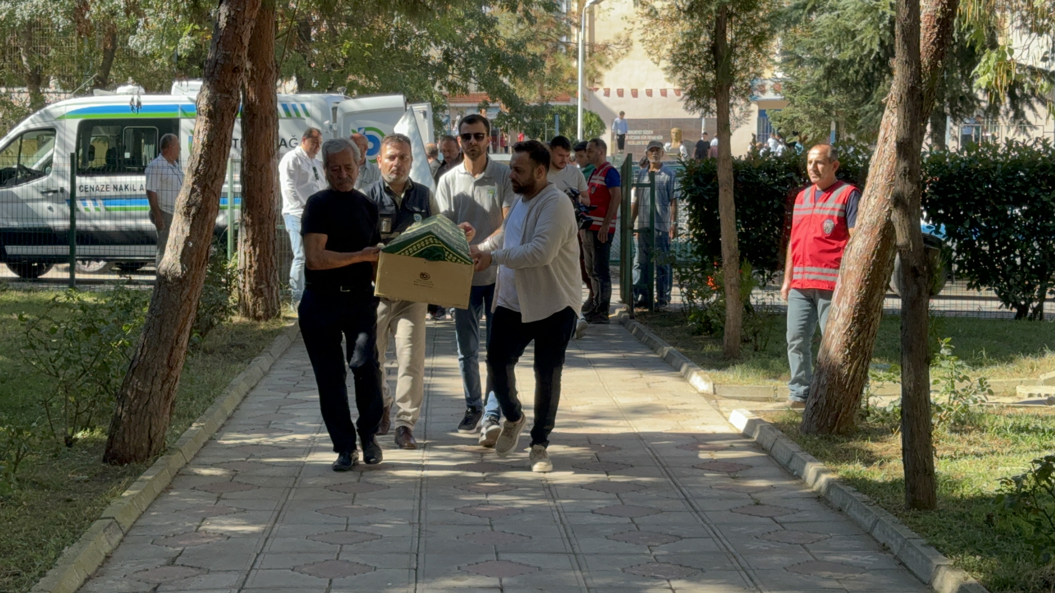 Sıla bebek, gözyaşları içinde son yolculuğuna uğurlandı