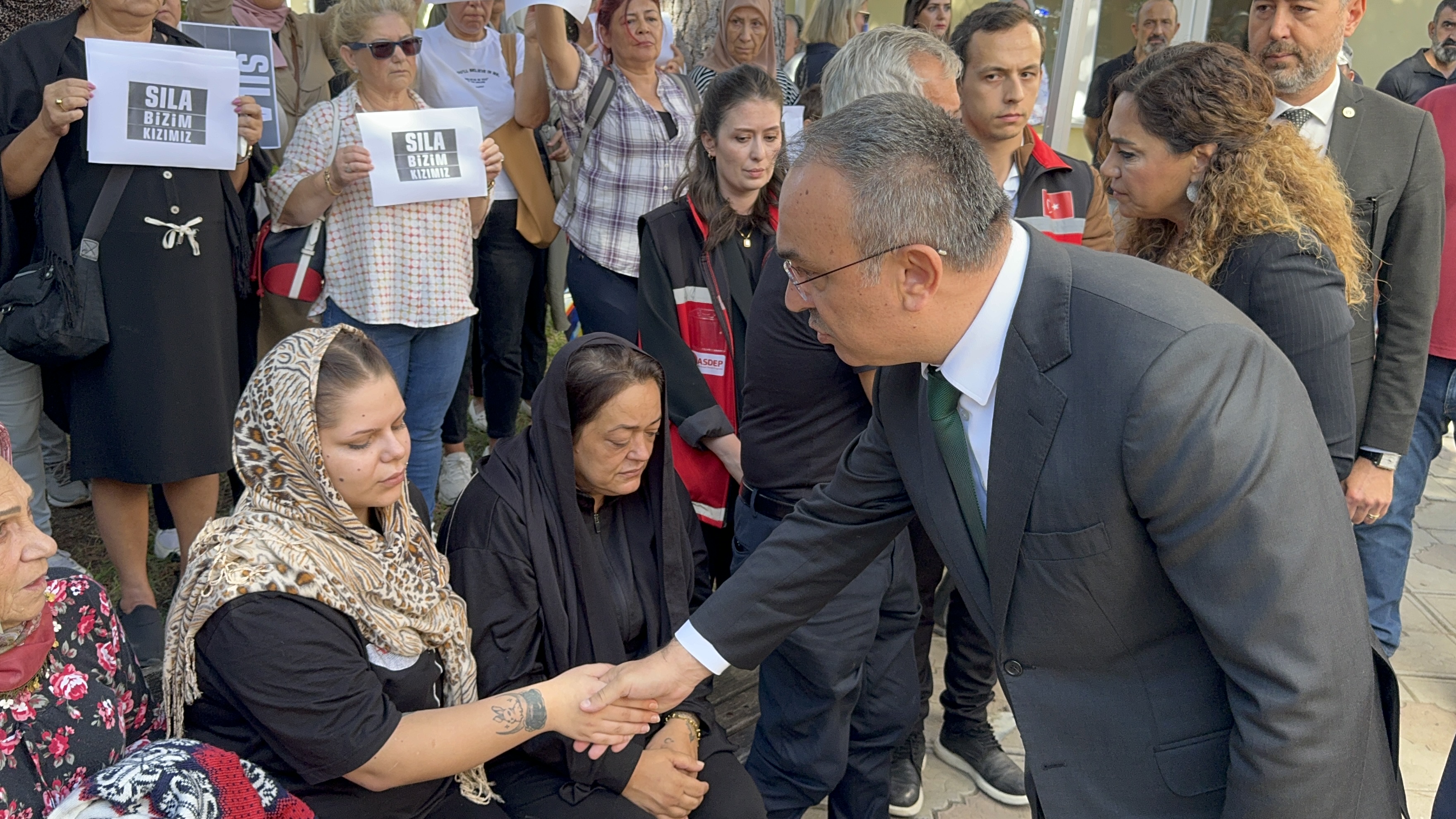 Sıla bebek, gözyaşları içinde son yolculuğuna uğurlandı