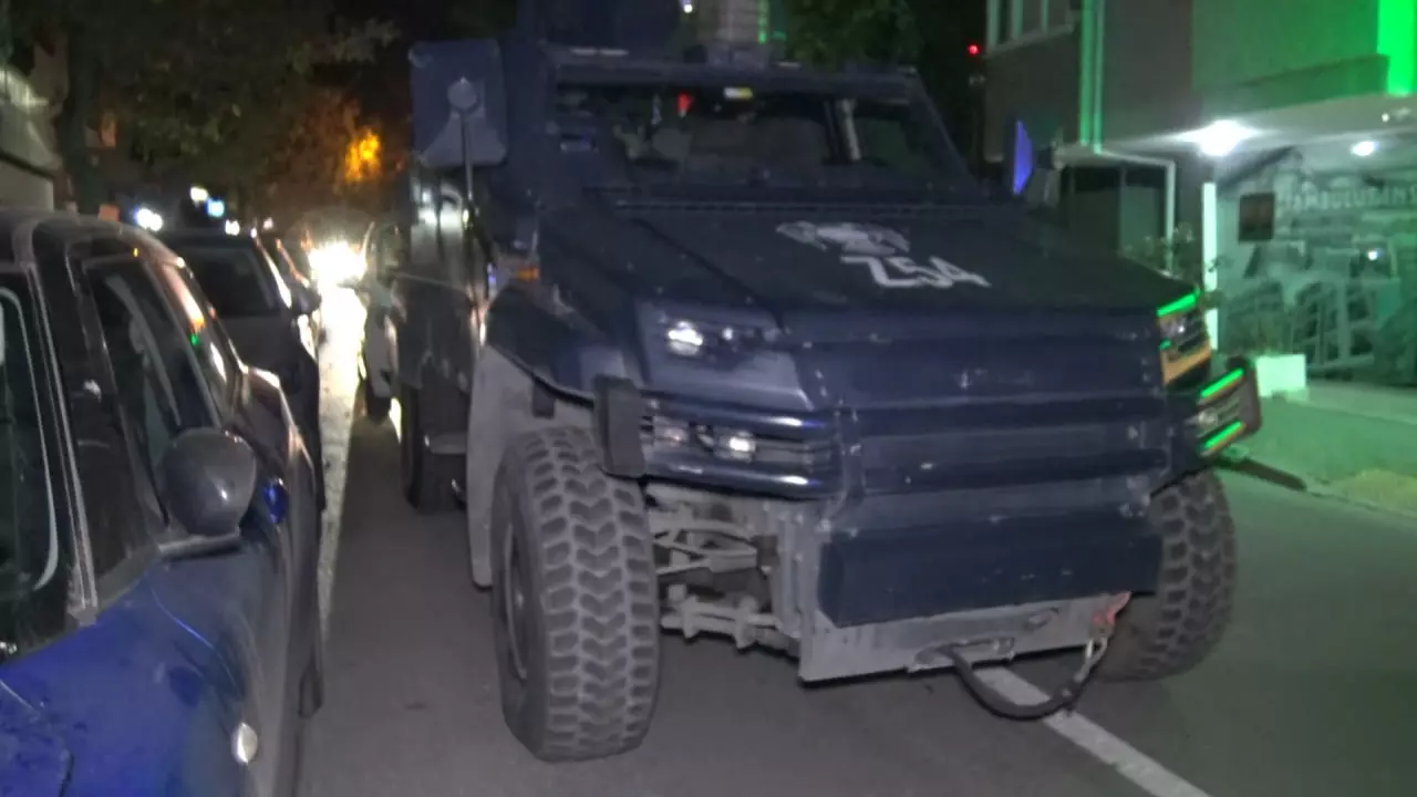 Avcılar'da hareketli dakikalar! Bina bodrumunda gizlenen çuvalın içinden bakın ne çıktı!