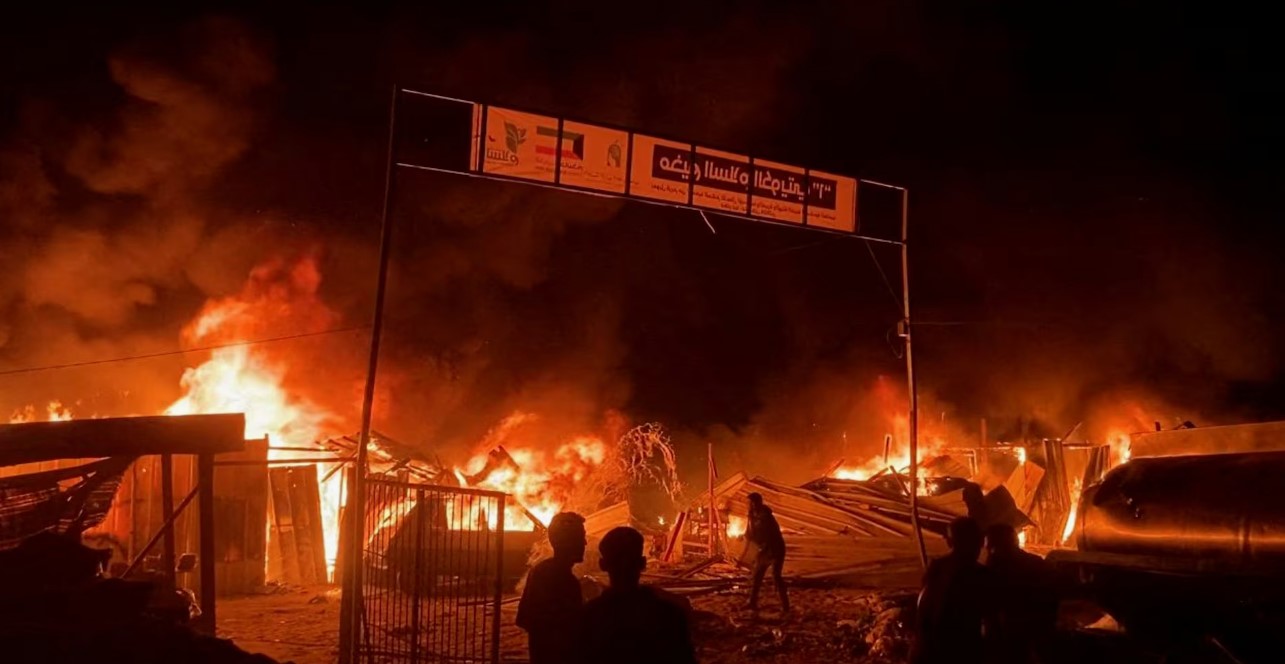 İsrail ordusunun Gazze Şeridi'nin farklı noktalarına gece boyu yine füze yağdırdı: Çok sayıda ölü ve yaralı var!