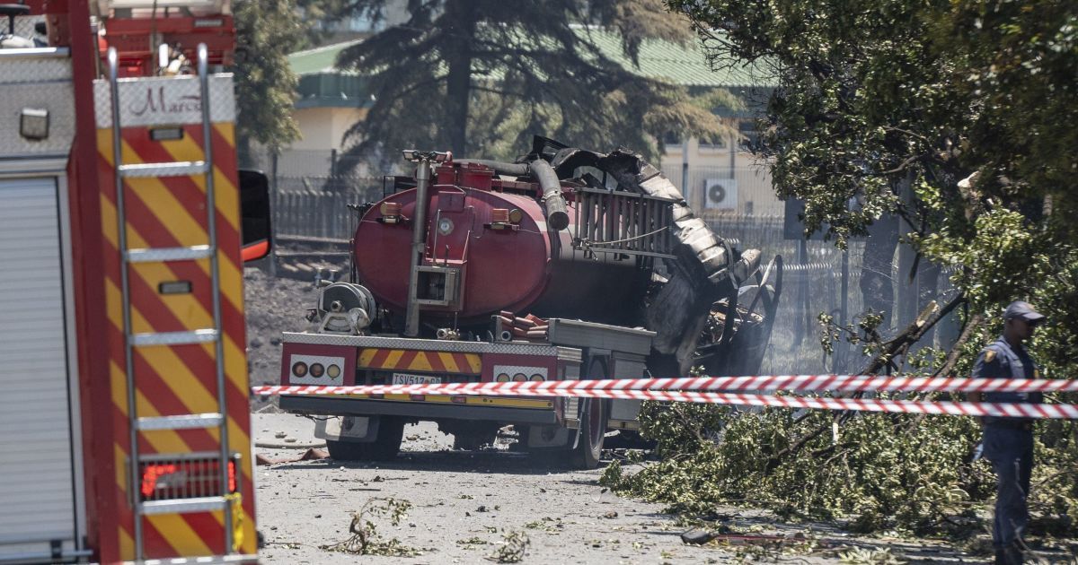 Nijerya'da korkunç tanker patlaması: 105 kişi yanarak can verdi!