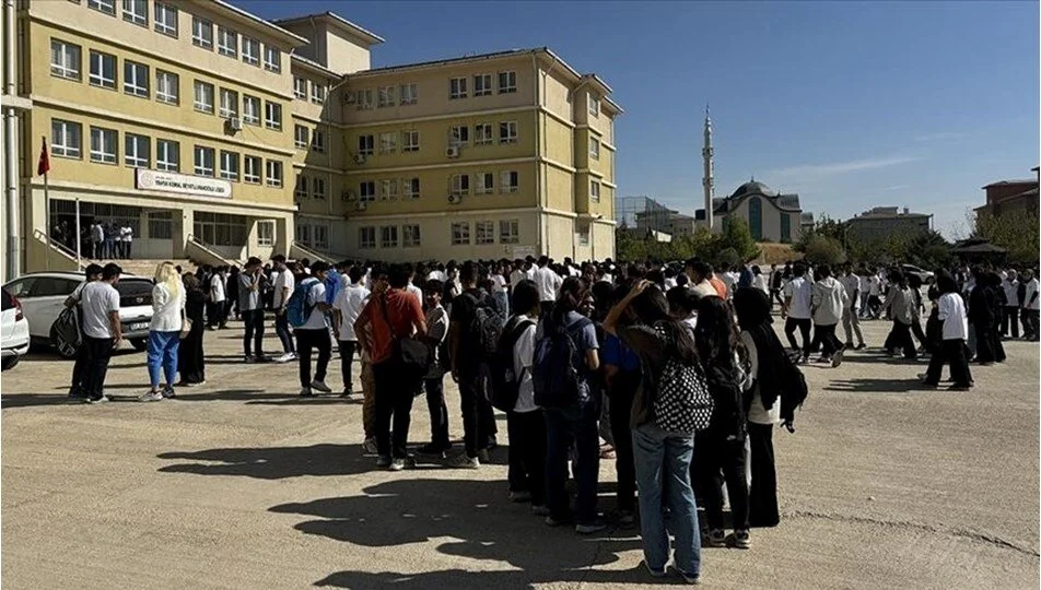 Son dakika! Valilikten açıklama: İstanbul'da ders saatleri değişti! İşte ayrıntılar...