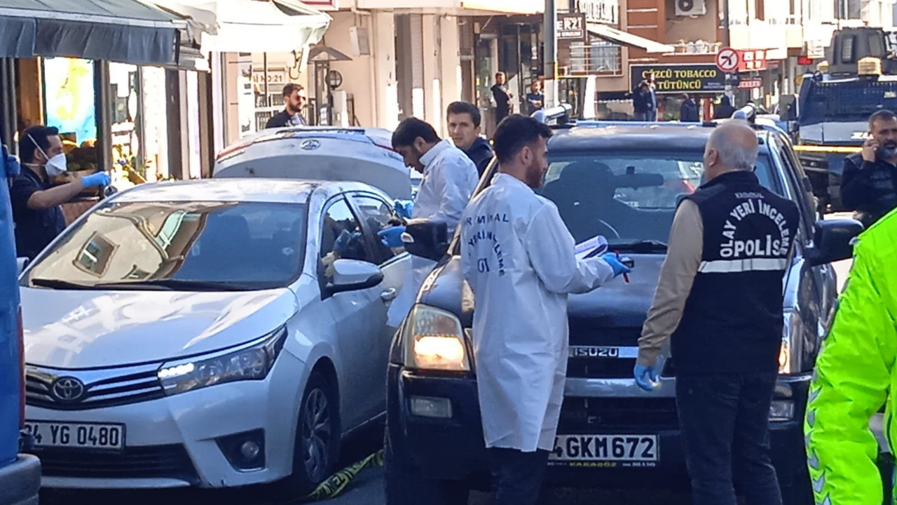 İstanbul'da hareketli dakikalar: Emekli asker ve avukat oğlu polise çekiçle saldırdı!