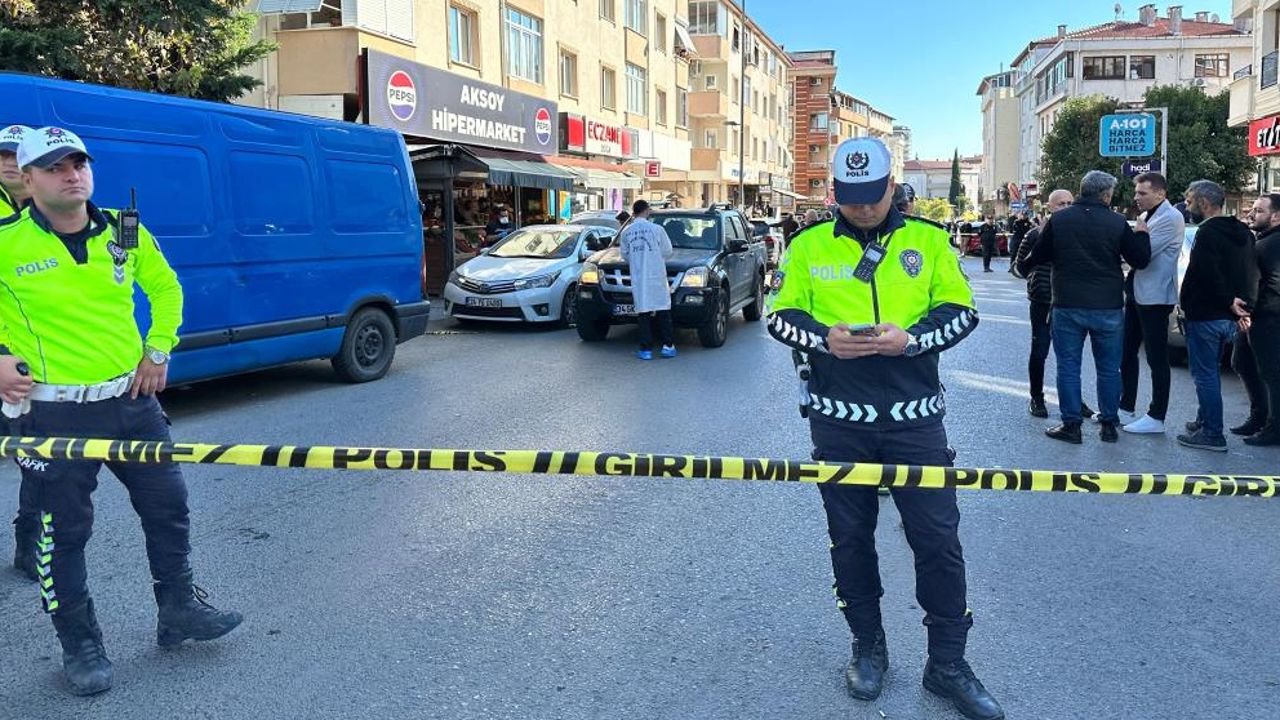 İstanbul'da hareketli dakikalar: Emekli asker ve avukat oğlu polise çekiçle saldırdı!