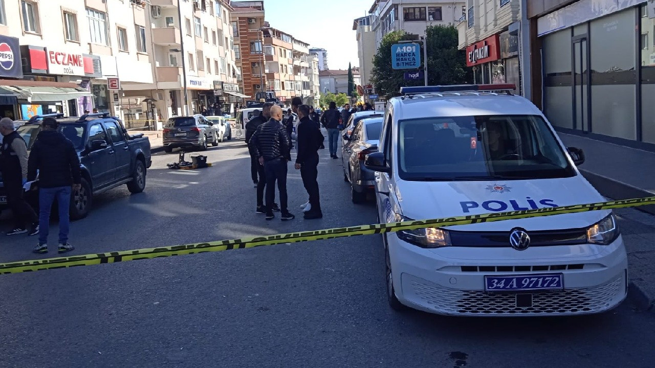 İstanbul'da hareketli dakikalar: Emekli asker ve avukat oğlu polise çekiçle saldırdı!