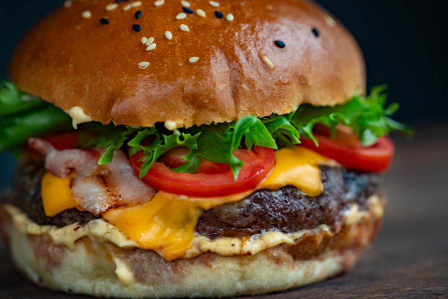 Dünyaca ünlü hamburger markası alarmda! E.Coli bakterisi nedeniyle hastalananların arasında 1 kişi hayatını kaybetti!