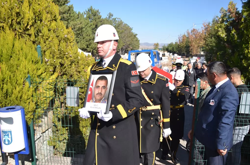 Türkiye şehitlerini uğurluyor: TUSAŞ şehitlerine veda...