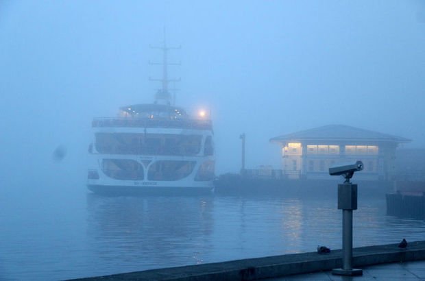 İstanbul'da sis alarmı! Boğaz gemi trafiğine kapatıldı! Vapur seferleri iptal edildi!