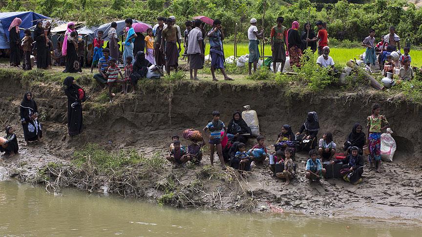 Myanmar'daki zulümden kaçış: 93 Arakanlı Müslüman yolda hayatını kaybeden 6 ceset ile Endonezya'ya ulaştı...