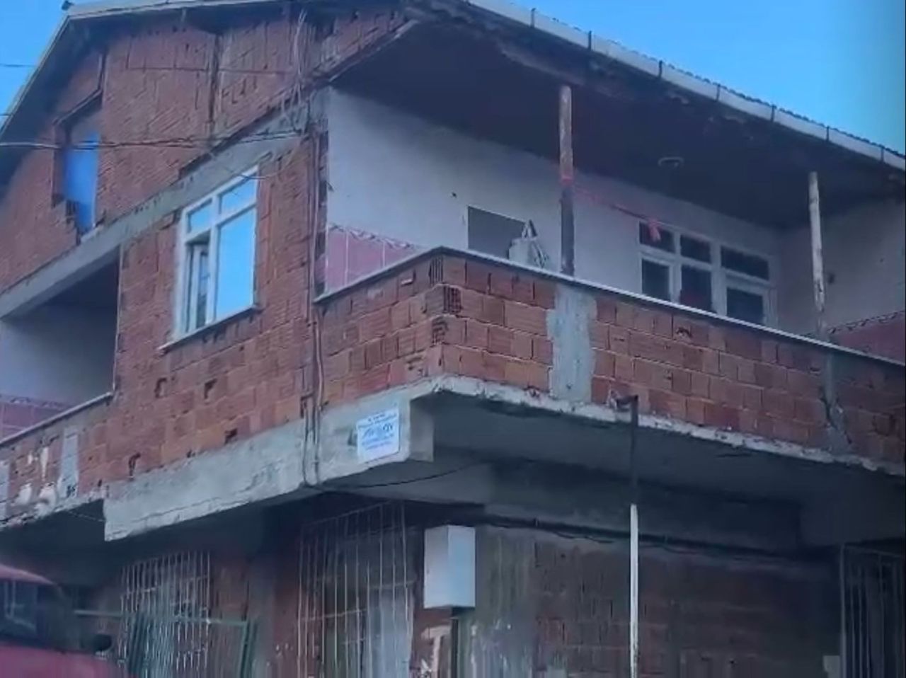 Kocaeli'nin Gebze ilçesinde vahşet! Cezaevinden yeni çıkan koca, eşini uykuda boğarak öldürdü!