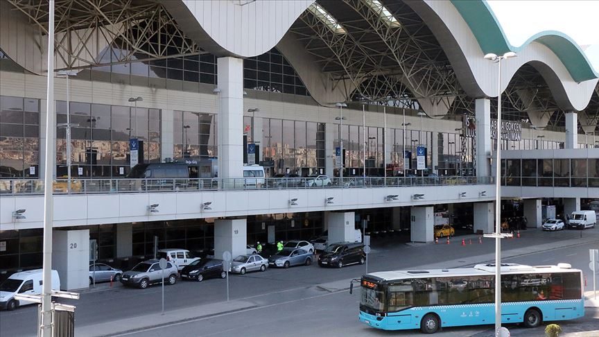 Sabiha Gökçen Havalimanı'nda hareketlilik: Midesinde 1 kilo uyuşturucuyla yakalandı!