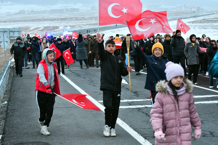 "Sarıkamış şehitleri" unutulmadı: Kars'ta temsili nöbet tutuldu