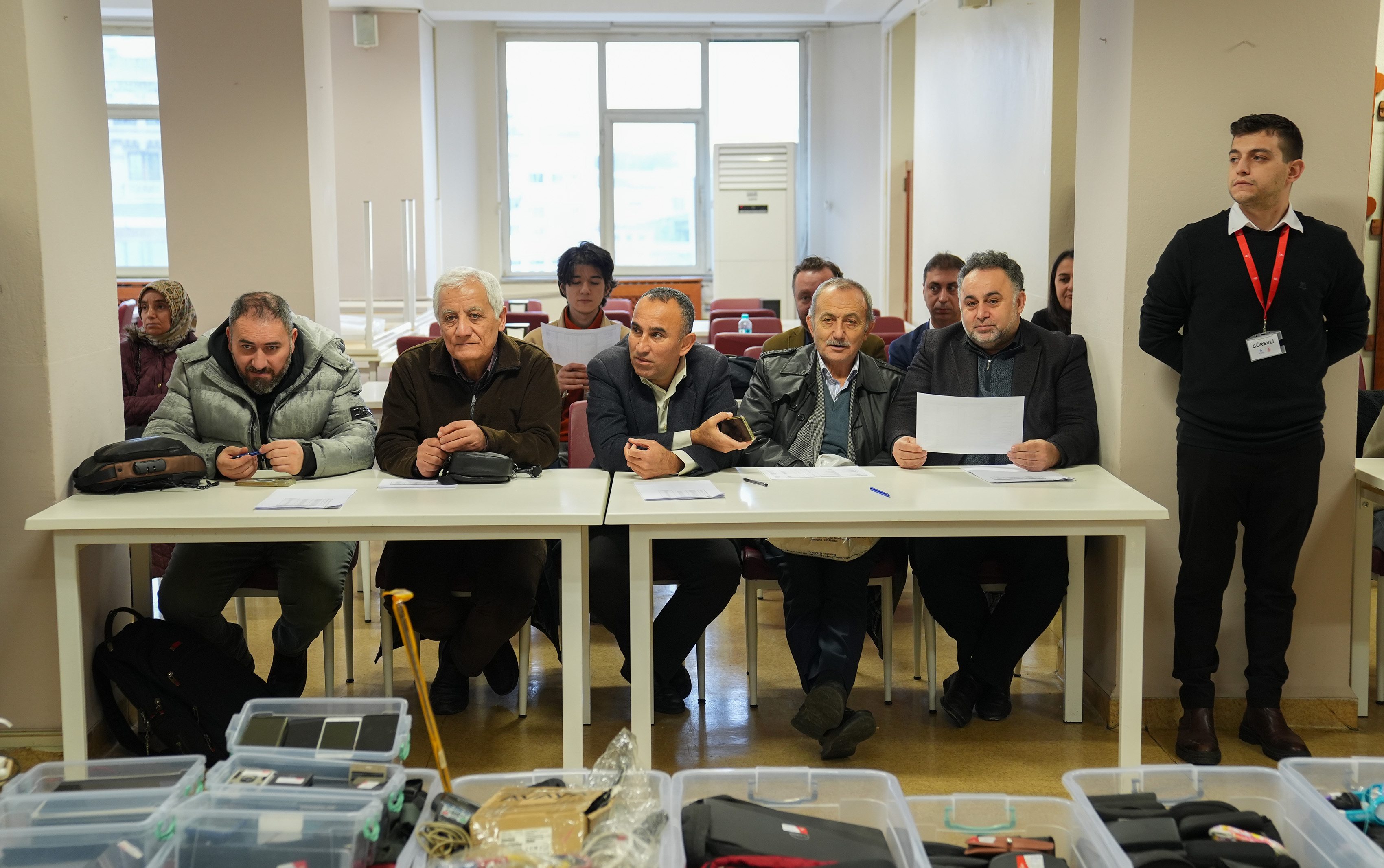 İETT'ye bağlı toplu ulaşım araçlarında unutulan eşyalar, açık artırmayla satıldı