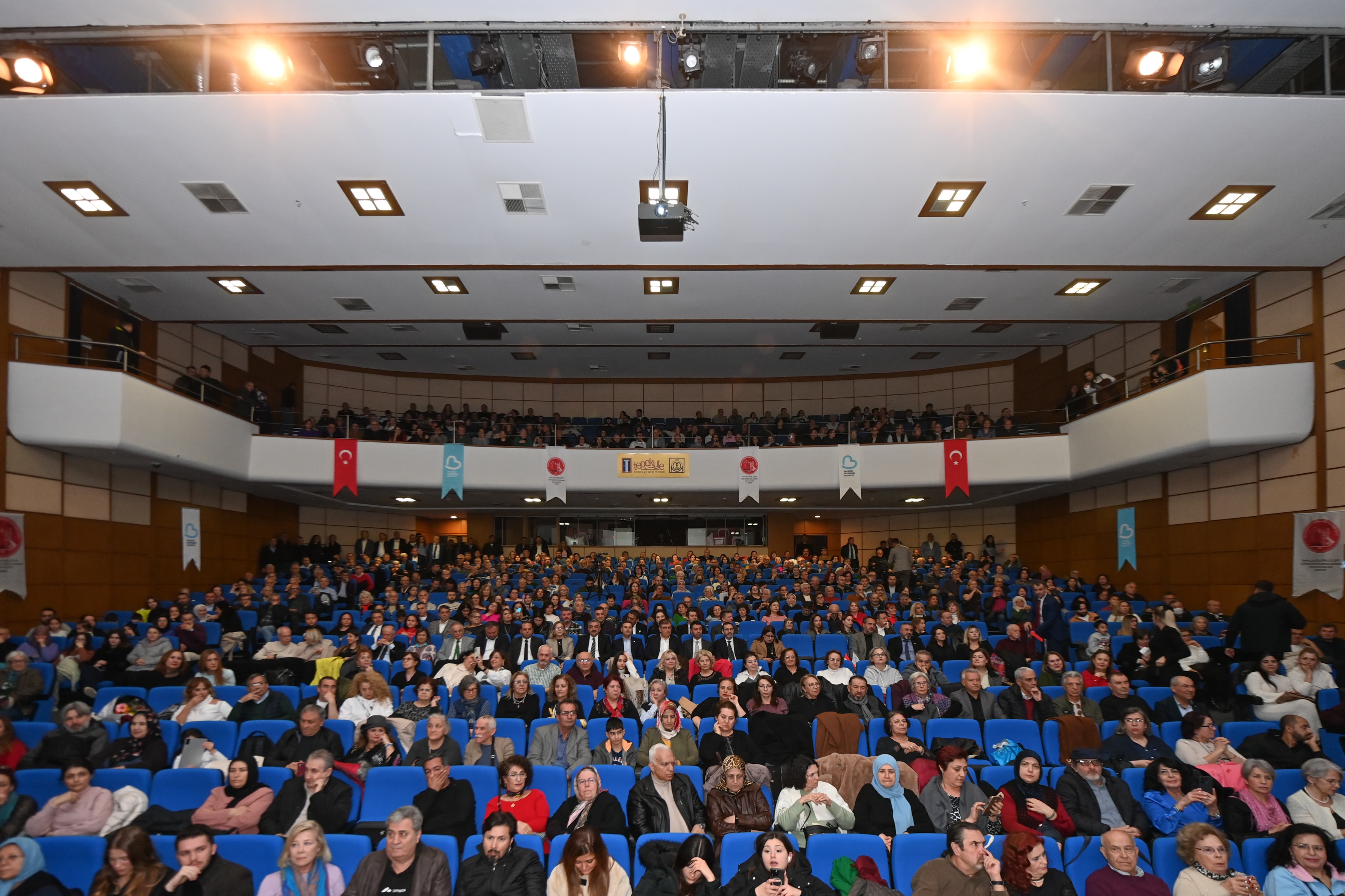 İzmir’de Balıkesir rüzgârı esti! Başkan Akın: “Balıkesir Takımı Kuvayi Milliye’nin devamıdır”