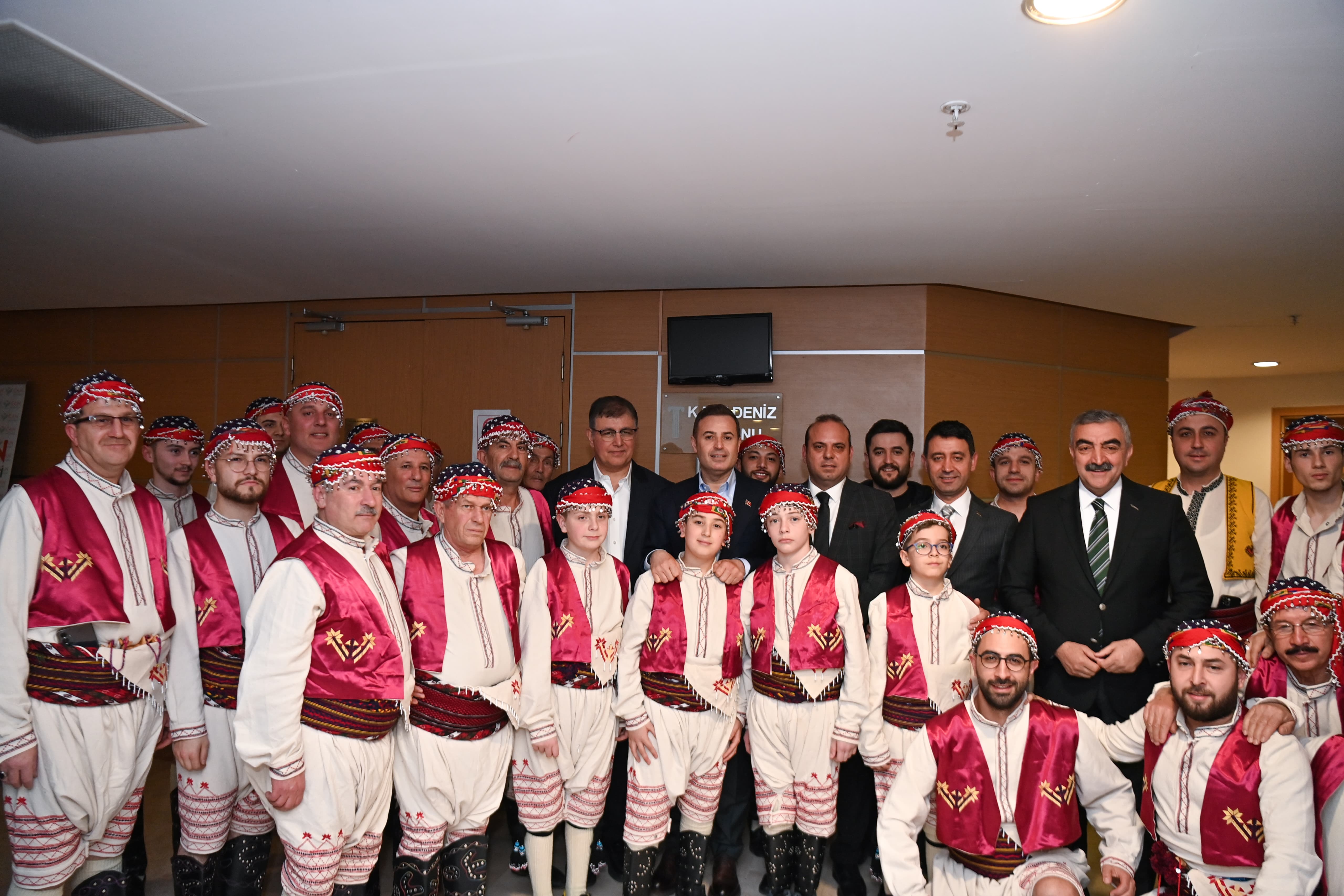 İzmir’de Balıkesir rüzgârı esti! Başkan Akın: “Balıkesir Takımı Kuvayi Milliye’nin devamıdır”