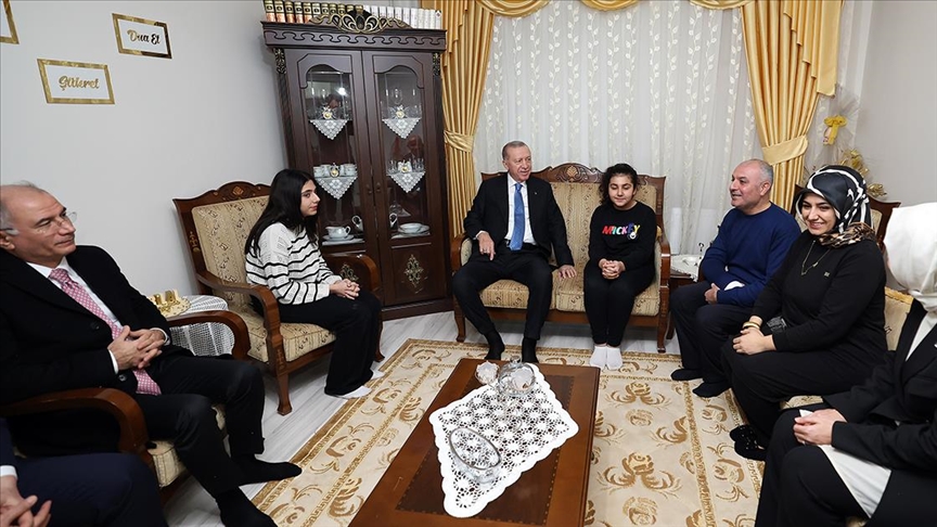 Cumhurbaşkanı Erdoğan, söz verdiği davete icabet etti: Malatya'da Uludağ ailesini ziyaret etti
