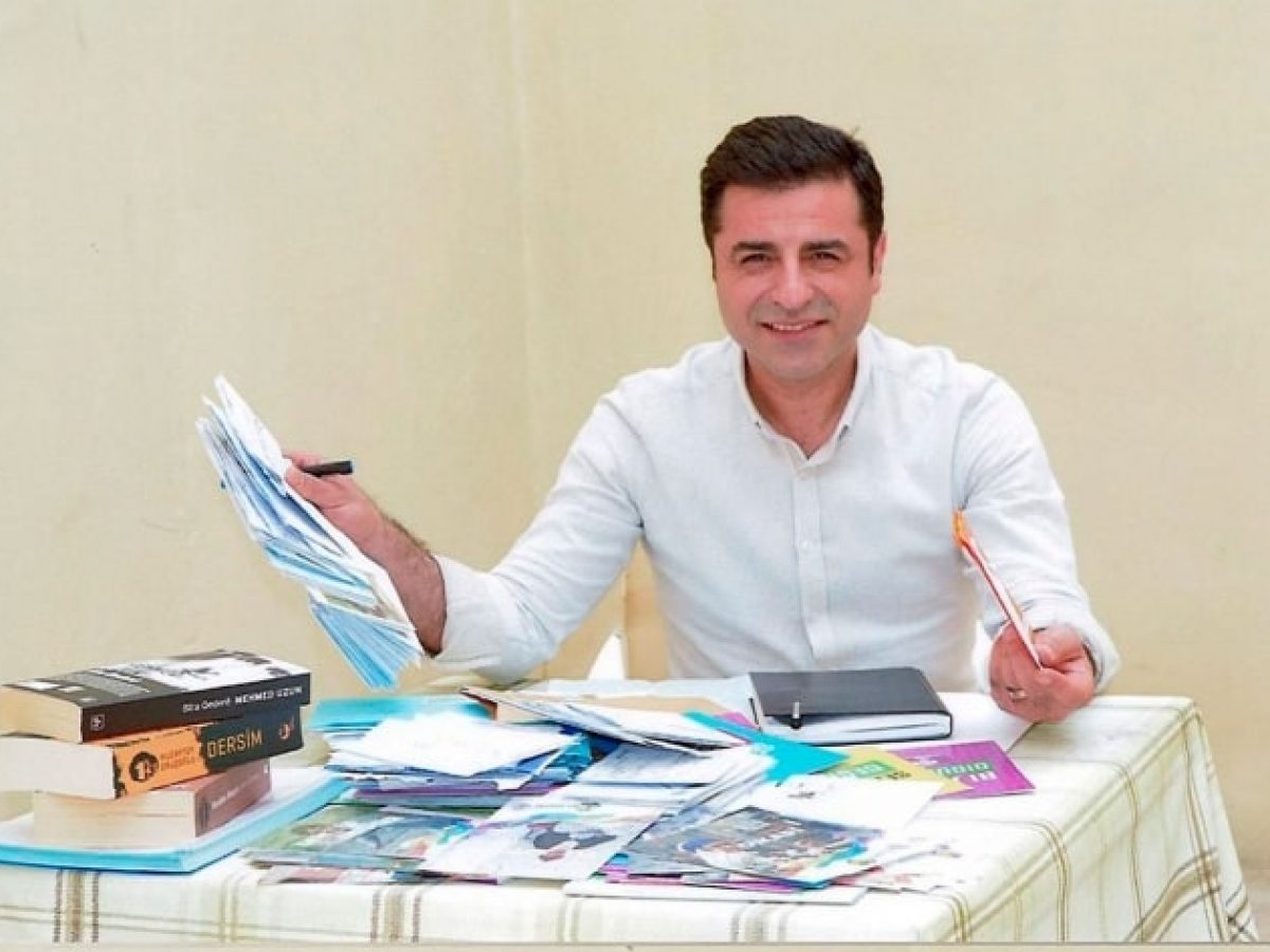 Öcalan'ın çağrısı sonrası Demirta'ştan çok konuşulacak Erdoğan ve Bahçeli paylaşımı: "Allah onlara uzun ömür versin"