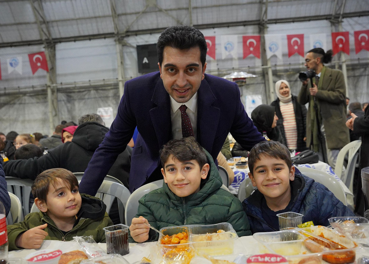 Başkan Eren Ali Bingöl, belediye personeli ile iftar sofrasında bir araya geldi
