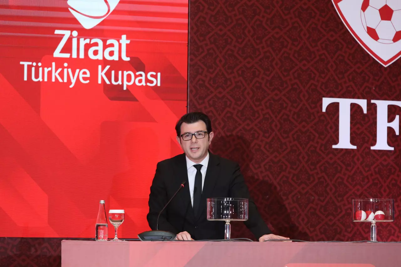 Son dakika! Ziraat Türkiye Kupası'nda kuralar çekildi: Fenerbahçe - Galatasaray eşleşti!