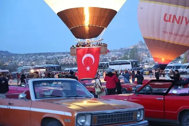 Anıtkabir'de 23 Nisan coşkusu: Bakan Tekin çocuklarla beraber Ata'yı ziyaret etti