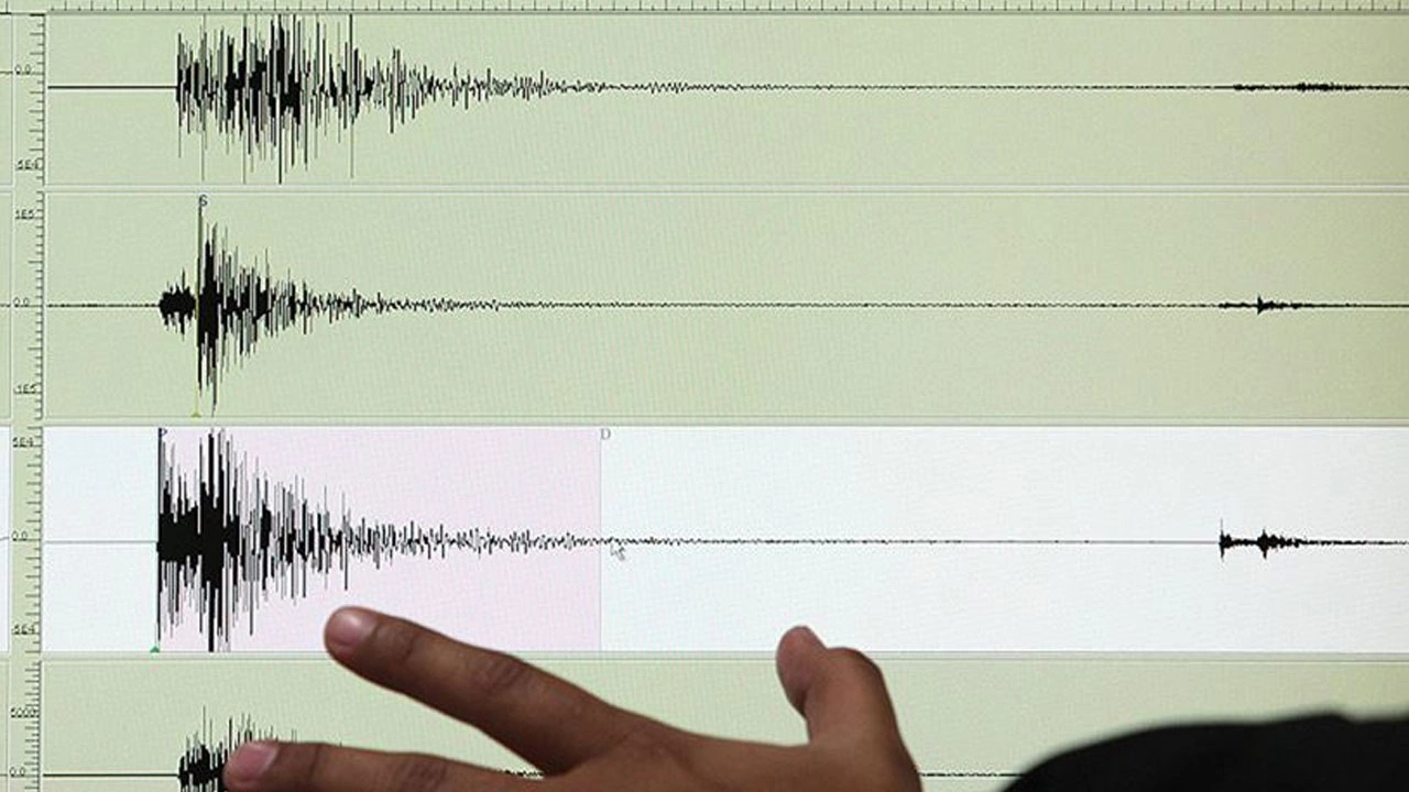 Son dakika: İstanbul'da bir artçı deprem daha!