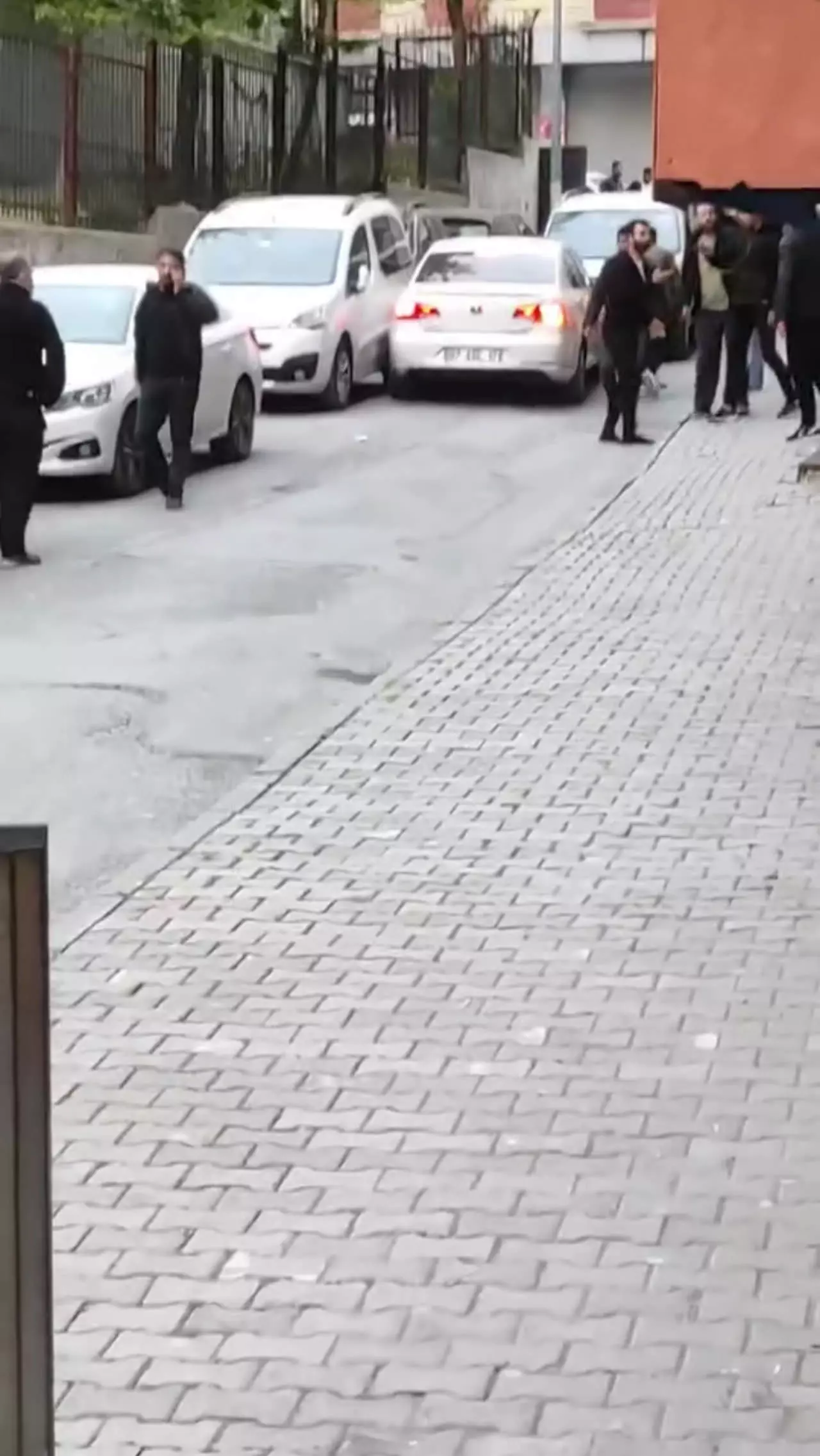 Depremden kaçarken kurşun yağmuruna tutuldu: Maganda kurşununa denk gelen çocuk yoğun bakımda!