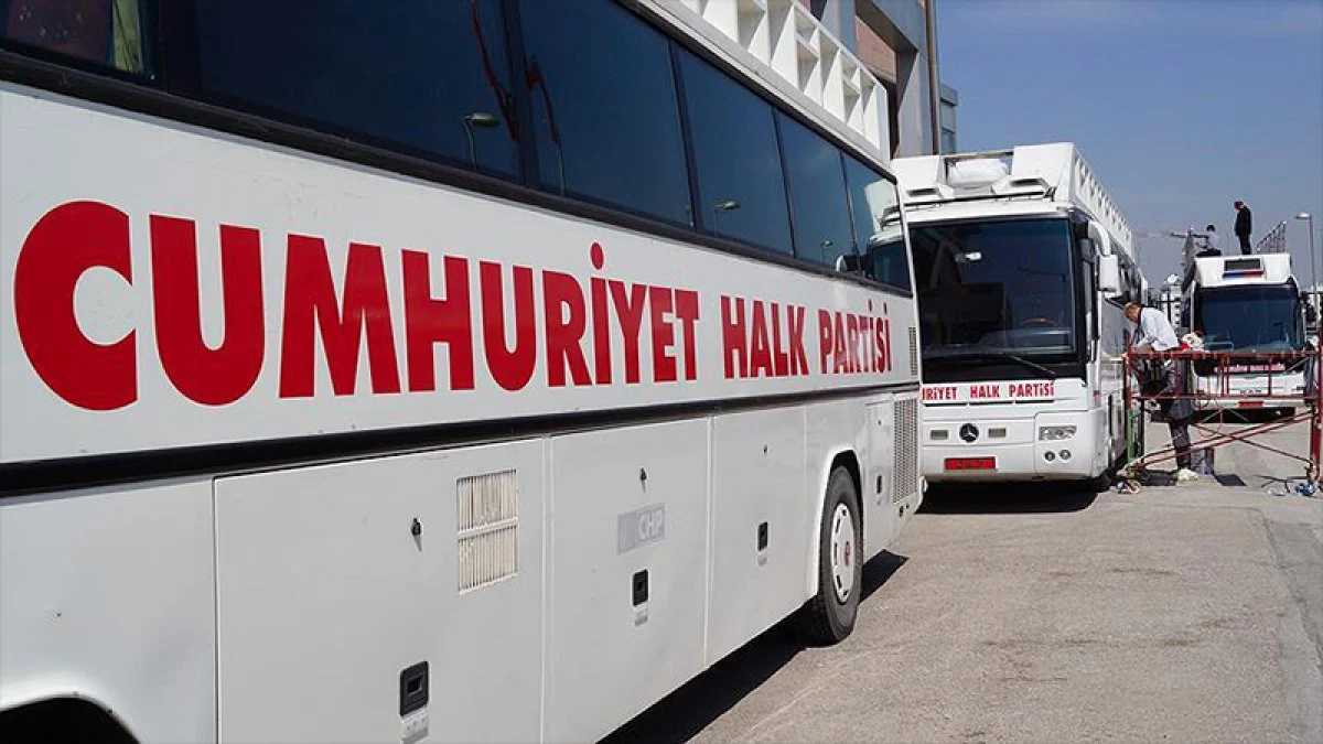 Son dakika! Polisin üzerine otobüsü sürmüştü: CHP aracının şoförü hakkında bakın ne ceza istendi!