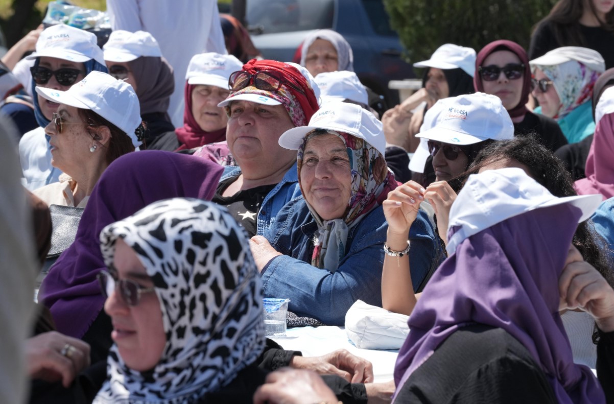 Yenilenen Emirli Köy Konağı Hıdırellez Şenlikleri’yle birlikte açıldı