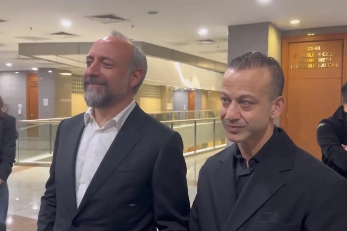 Halit Ergenç ve Rıza Kocaoğlu adliyede: 'yalan tanıklık' iddiasıyla ilk kez hakim karşısına çıktılar!