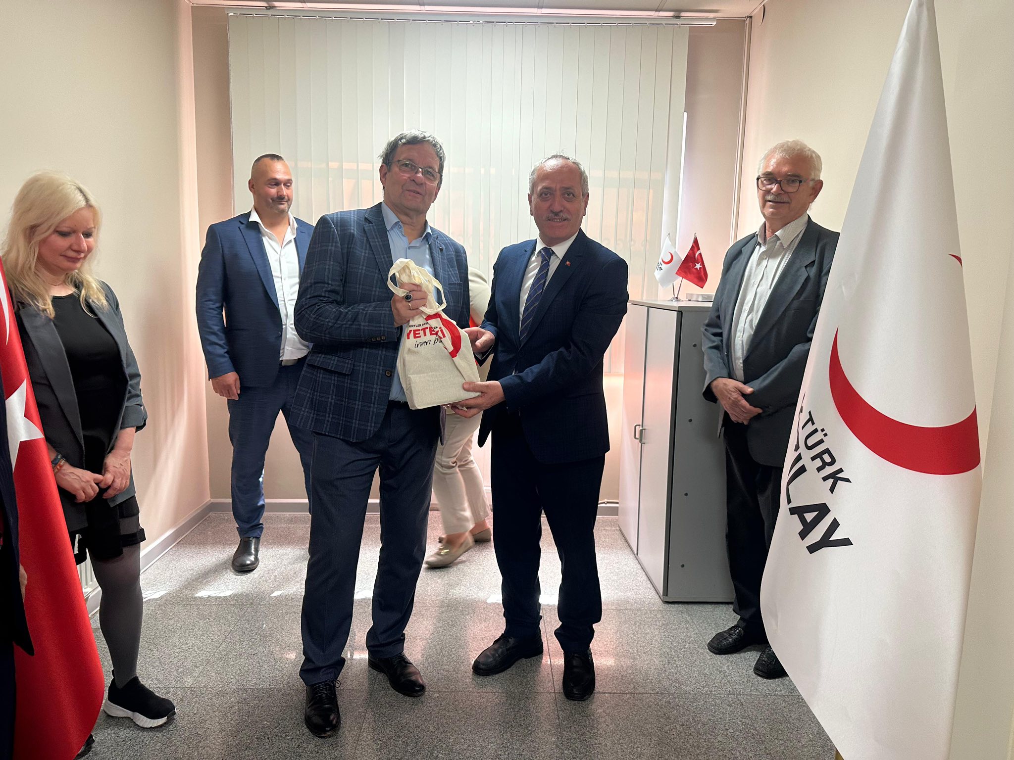 Pendik Kızılay Şubesi Macaristan Kispest Heyetini Ağırladı