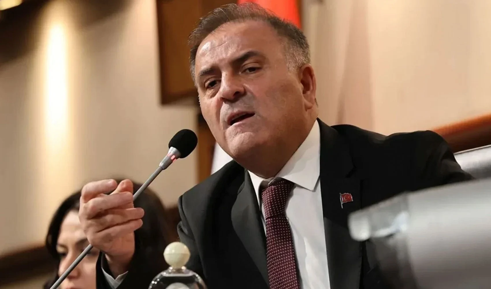 ''Yakarım burayı'' dedi, tehdit etti: İBB Başkan Vekili Nuri Aslan hakkında soruşturma!