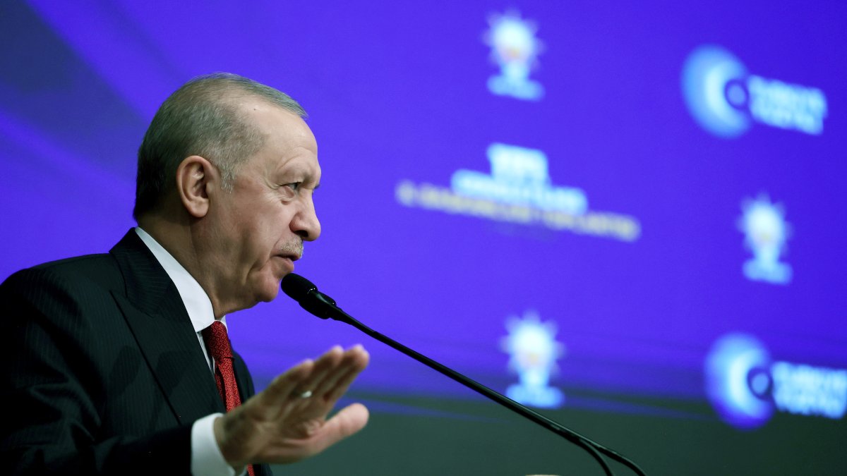 Son dakika: Cumhurbaşkanı Erdoğan'ın yeni anayasa için görevlendirdiği 10 isim belli oldu!