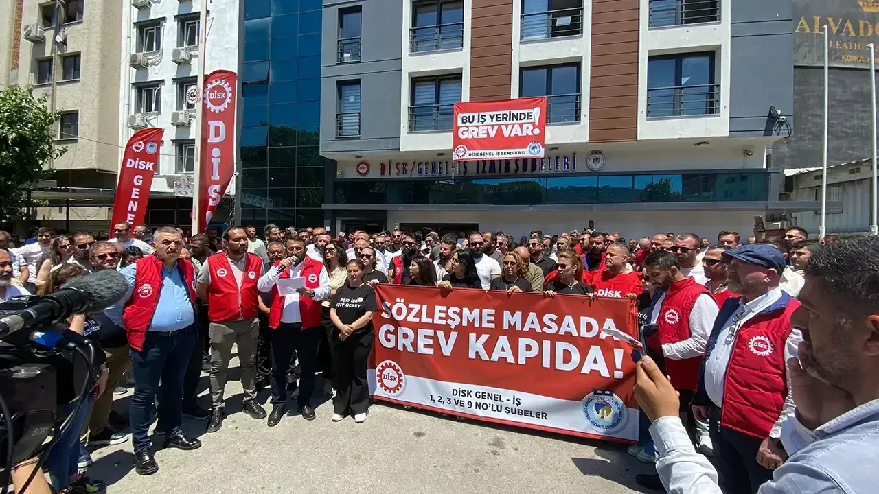 CHP lideri Özel, net konuştu: Belediye ve işçilerin arasında tarafını seçti!